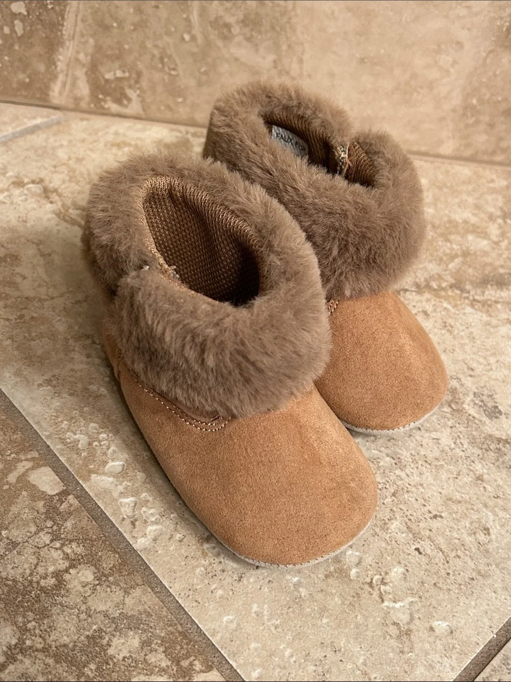Surprize by Stride Rite Baby Darby Faux Fur Booties NWOT 12-18 Months